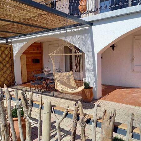 Les Flo Location Apartment Aigues-Mortes Exterior photo